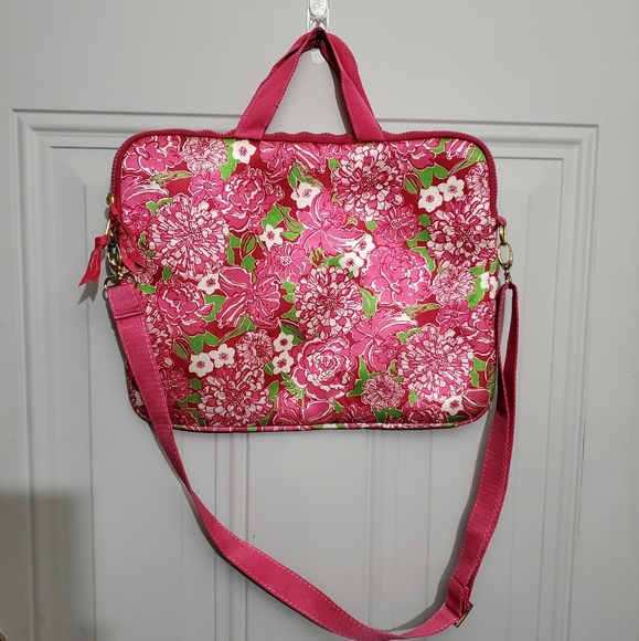 LILLY PULITZER | PINK AND GREEN FLORAL TROPICAL FLORALS LAPTOP CASE - Picture 2 of 13
